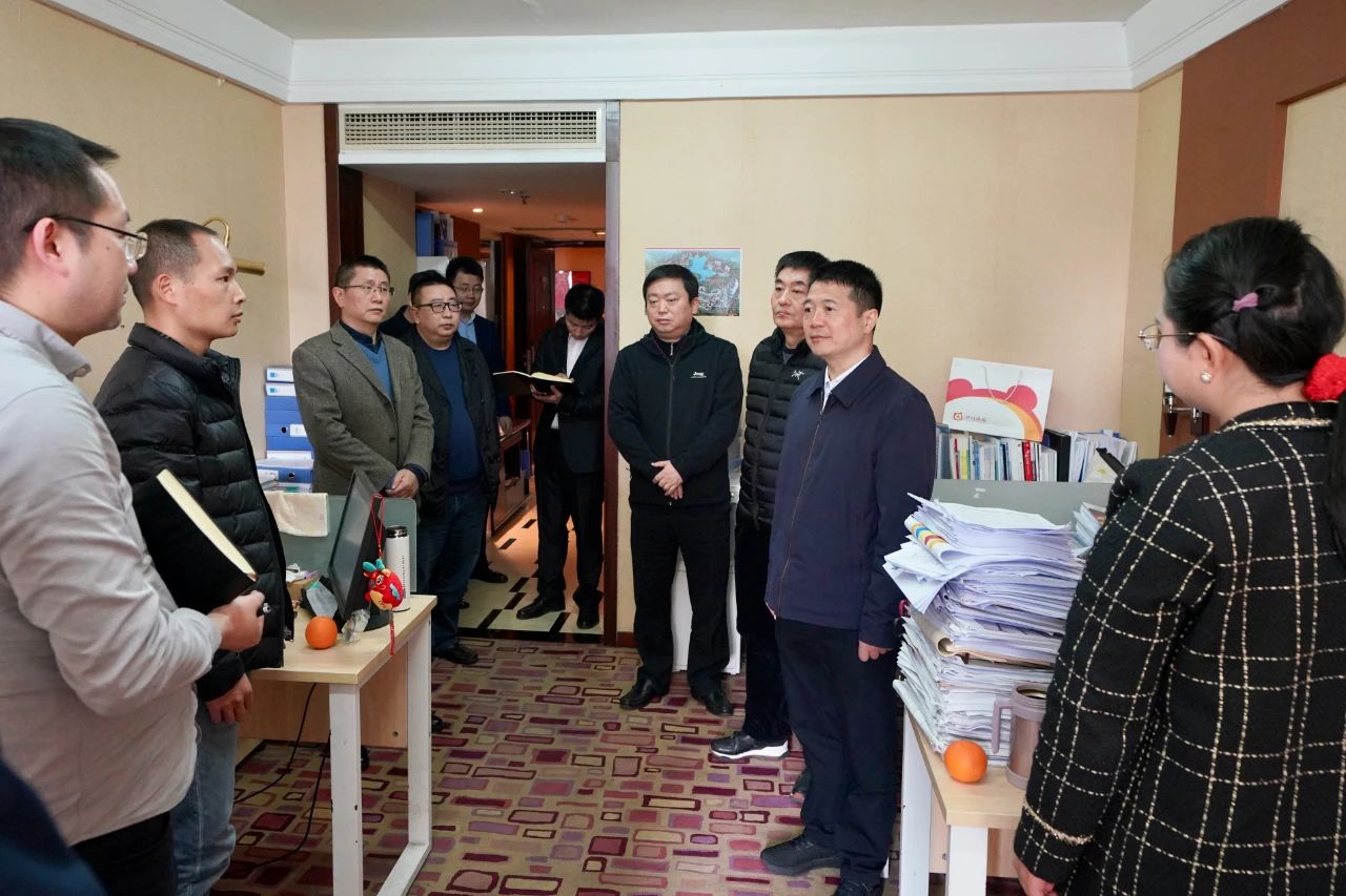 迎新春，鼓干劲，开新局！省尊龙凯时集团领导班子慰问总部干部员工